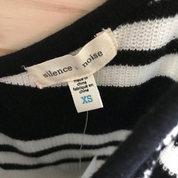 Silence and Noise Striped Crop Top - Picture 3 of 4